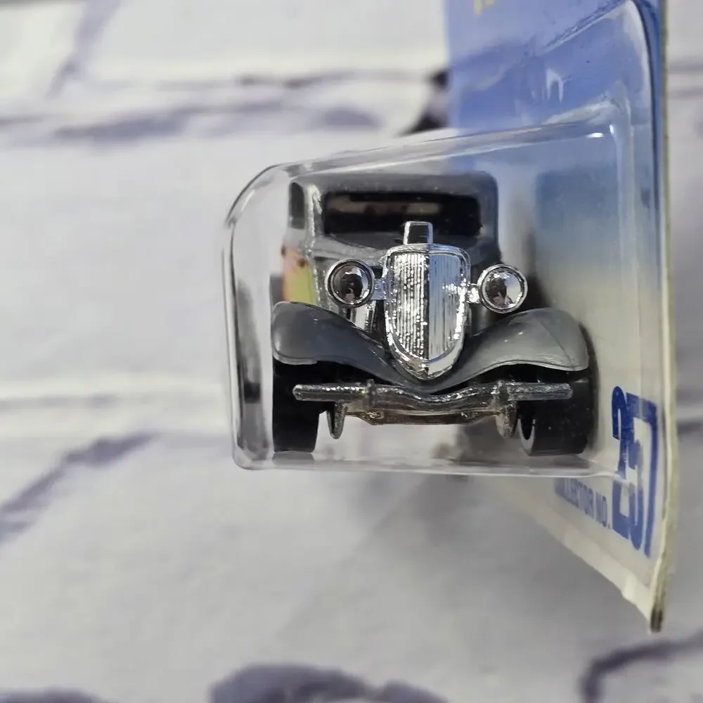 Hot Wheels 3-Window '34 #257 Silver Die-Cast Car 1991
